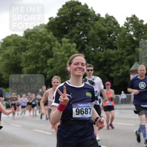 29.06.2025 - hella hamburg halbmarathon Jannik Wohlers http://msf.ph/oto/8145806 29.06.2025 10:47:17 Lombardsbrücke 1045, 1246, 1434, 1618, 1639, 1926, 2491, 2704, 2790, 2882, 3339, 4037, 4423, 5621, 5622, 7970, 8270, 8550, 9687, 10206, 10658, 10991, 11351, 11458, 11730, 11738, 11802, 11909, 11923, 12412, 12431, 12432, 12582, 13399, 13737, 13909, 14197, 15030, 15543, 15688, 16018, 16305, 16356, 16686, 17216, 18415, 18474, 18623, 19062 meine-sportfotos.de
