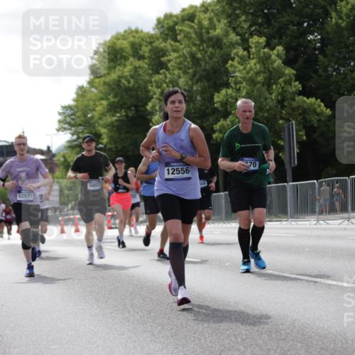 29.06.2025 - hella hamburg halbmarathon Jannik Wohlers http://msf.ph/oto/8145815 29.06.2025 10:10:34 Lombardsbrücke 1166, 1186, 1781, 2868, 4287, 5653, 7271, 7370, 8561, 9169, 9829, 12426, 12556, 12571, 12790, 12836, 13588, 13594, 14022, 14270, 15009, 15214, 16808, 17500 meine-sportfotos.de