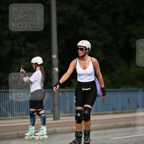 29.06.2025 - hella hamburg halbmarathon Dr. Thomas Lammeyer http://msf.ph/oto/8145831 29.06.2025 09:14:39 Kennedybrücke  meine-sportfotos.de