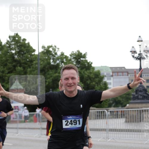 29.06.2025 - hella hamburg halbmarathon Jannik Wohlers http://msf.ph/oto/8145950 29.06.2025 10:47:25 Lombardsbrücke 1045, 1246, 1392, 1618, 1639, 1926, 2197, 2491, 2545, 2704, 2790, 3049, 4423, 4856, 5886, 7240, 7427, 7970, 8077, 8310, 8550, 8774, 9687, 9696, 9697, 10658, 10991, 11802, 11909, 11923, 12157, 12412, 12431, 12432, 12480, 12582, 13399, 14222, 14800, 15030, 15541, 15543, 15688, 15730, 16305, 16356, 16686, 18474, 19062 meine-sportfotos.de