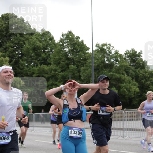 29.06.2025 - hella hamburg halbmarathon Jannik Wohlers http://msf.ph/oto/8145963 29.06.2025 10:47:26 Lombardsbrücke 1045, 1246, 1392, 1618, 1639, 1926, 2197, 2491, 2545, 2704, 2790, 3049, 4856, 5886, 7240, 7427, 7970, 8077, 8310, 8550, 8774, 9687, 9696, 9697, 10658, 10991, 11802, 11909, 11923, 12157, 12412, 12431, 12432, 12480, 12582, 13399, 14222, 14800, 15030, 15541, 15688, 15730, 16305, 16356, 17562, 17563, 18474, 19062 meine-sportfotos.de