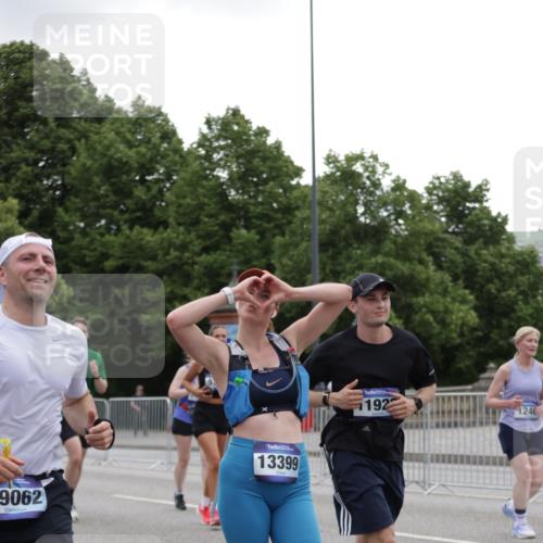 29.06.2025 - hella hamburg halbmarathon Jannik Wohlers http://msf.ph/oto/8145967 29.06.2025 10:47:26 Lombardsbrücke 1045, 1246, 1392, 1618, 1639, 1926, 2197, 2491, 2545, 2704, 2790, 3049, 4856, 5886, 7240, 7427, 7970, 8077, 8310, 8550, 8774, 9687, 9696, 9697, 10658, 10991, 11802, 11909, 11923, 12157, 12412, 12431, 12432, 12480, 12582, 13399, 14222, 14800, 15030, 15541, 15688, 15730, 16305, 16356, 17562, 17563, 18474, 19062 meine-sportfotos.de