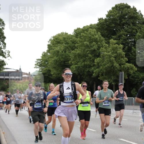 29.06.2025 - hella hamburg halbmarathon Jannik Wohlers http://msf.ph/oto/8146022 29.06.2025 10:47:28 Lombardsbrücke 1045, 1246, 1392, 1618, 1639, 1926, 2163, 2197, 2491, 2545, 2704, 2790, 3049, 4856, 5886, 7240, 7427, 7916, 8077, 8310, 8774, 9356, 9696, 9697, 10658, 10777, 10991, 11802, 11909, 11923, 12157, 12412, 12431, 12432, 12480, 12582, 13399, 14222, 14800, 15030, 15357, 15541, 15688, 15730, 16305, 16356, 17562, 17563, 19062 meine-sportfotos.de