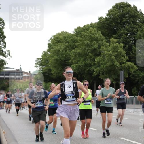 29.06.2025 - hella hamburg halbmarathon Jannik Wohlers http://msf.ph/oto/8146027 29.06.2025 10:47:28 Lombardsbrücke 1045, 1246, 1392, 1618, 1639, 1926, 2163, 2197, 2491, 2545, 2704, 2790, 3049, 4856, 5886, 7240, 7427, 7916, 8077, 8310, 8774, 9356, 9696, 9697, 10658, 10777, 10991, 11802, 11909, 11923, 12157, 12412, 12431, 12432, 12480, 12582, 13399, 14222, 14800, 15030, 15357, 15541, 15688, 15730, 16305, 16356, 17562, 17563, 19062 meine-sportfotos.de