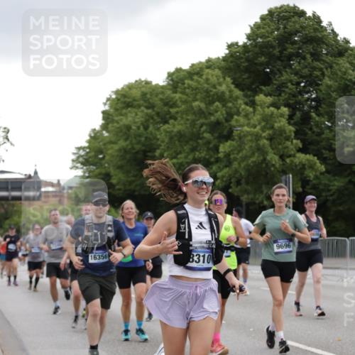 29.06.2025 - hella hamburg halbmarathon Jannik Wohlers http://msf.ph/oto/8146082 29.06.2025 10:47:28 Lombardsbrücke 1045, 1246, 1392, 1618, 1639, 1926, 2163, 2197, 2491, 2545, 2704, 2790, 3049, 4856, 5886, 7240, 7427, 7916, 8077, 8310, 8774, 9356, 9696, 9697, 10658, 10777, 10991, 11802, 11909, 11923, 12157, 12412, 12431, 12432, 12480, 12582, 13399, 14222, 14800, 15030, 15357, 15541, 15688, 15730, 16305, 16356, 17562, 17563, 19062 meine-sportfotos.de