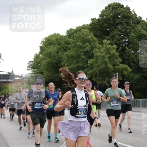 29.06.2025 - hella hamburg halbmarathon Jannik Wohlers http://msf.ph/oto/8146089 29.06.2025 10:47:28 Lombardsbrücke 1045, 1246, 1392, 1618, 1639, 1926, 2163, 2197, 2491, 2545, 2704, 2790, 3049, 4856, 5886, 7240, 7427, 7916, 8077, 8310, 8774, 9356, 9696, 9697, 10658, 10777, 10991, 11802, 11909, 11923, 12157, 12412, 12431, 12432, 12480, 12582, 13399, 14222, 14800, 15030, 15357, 15541, 15688, 15730, 16305, 16356, 17562, 17563, 19062 meine-sportfotos.de