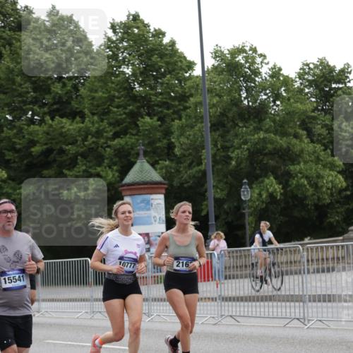 29.06.2025 - hella hamburg halbmarathon Jannik Wohlers http://msf.ph/oto/8146177 29.06.2025 10:47:36 Lombardsbrücke 1174, 1175, 1246, 1392, 1618, 1701, 2163, 2197, 2491, 2545, 2650, 3049, 3468, 4327, 4856, 5886, 7240, 7393, 7394, 7427, 7916, 8077, 8310, 8521, 8774, 9356, 9696, 9697, 10658, 10777, 10794, 11548, 11781, 11923, 12157, 12412, 12480, 12582, 14222, 14800, 15357, 15541, 15688, 15730, 16356, 16722, 17325, 17339, 17562, 17563, 17957, 18001, 18262, 18352, 18480, 19062, 19101 meine-sportfotos.de