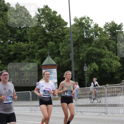 29.06.2025 - hella hamburg halbmarathon Jannik Wohlers http://msf.ph/oto/8146187 29.06.2025 10:47:36 Lombardsbrücke 1174, 1175, 1246, 1392, 1618, 1701, 2163, 2197, 2491, 2545, 2650, 3049, 3468, 4327, 4856, 5886, 7240, 7393, 7394, 7427, 7916, 8077, 8310, 8521, 8774, 9356, 9696, 9697, 10658, 10777, 10794, 11548, 11781, 11923, 12157, 12412, 12480, 12582, 14222, 14800, 15357, 15541, 15688, 15730, 16356, 16722, 17325, 17339, 17562, 17563, 17957, 18001, 18262, 18352, 18480, 19062, 19101 meine-sportfotos.de