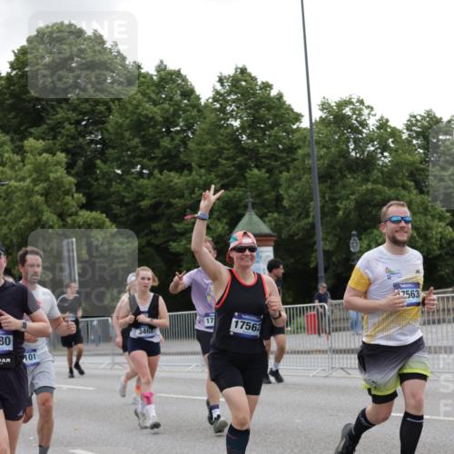 29.06.2025 - hella hamburg halbmarathon Jannik Wohlers http://msf.ph/oto/8146264 29.06.2025 10:47:38 Lombardsbrücke 1157, 1174, 1175, 1392, 1701, 2163, 2197, 2545, 2650, 2958, 3049, 3468, 3679, 4327, 4856, 5886, 5952, 7240, 7393, 7394, 7427, 7916, 8077, 8310, 8521, 8774, 9356, 9696, 9697, 10777, 10794, 11548, 11742, 11781, 11923, 12157, 12480, 14050, 14222, 14800, 15357, 15541, 15730, 16356, 16722, 17325, 17339, 17562, 17563, 17957, 18001, 18262, 18352, 18480, 19062, 19101 meine-sportfotos.de