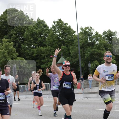29.06.2025 - hella hamburg halbmarathon Jannik Wohlers http://msf.ph/oto/8146282 29.06.2025 10:47:38 Lombardsbrücke 1157, 1174, 1175, 1392, 1701, 2163, 2197, 2545, 2650, 2958, 3049, 3468, 3679, 4327, 4856, 5886, 5952, 7240, 7393, 7394, 7427, 7916, 8077, 8310, 8521, 8774, 9356, 9696, 9697, 10777, 10794, 11548, 11742, 11781, 11923, 12157, 12480, 14050, 14222, 14800, 15357, 15541, 15730, 16356, 16722, 17325, 17339, 17562, 17563, 17957, 18001, 18262, 18352, 18480, 19062, 19101 meine-sportfotos.de