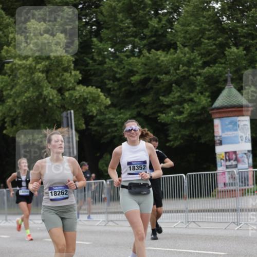 29.06.2025 - hella hamburg halbmarathon Jannik Wohlers http://msf.ph/oto/8146317 29.06.2025 10:47:40 Lombardsbrücke 1157, 1174, 1175, 1392, 1701, 2037, 2163, 2197, 2418, 2650, 2958, 3468, 3679, 3933, 4327, 4856, 5886, 5952, 7240, 7393, 7394, 7916, 8077, 8521, 8774, 9356, 9921, 10777, 10794, 11548, 11742, 11781, 12104, 12157, 12480, 13377, 13529, 13861, 14050, 14222, 15357, 15541, 15730, 15743, 16141, 16722, 17325, 17339, 17562, 17563, 17957, 18001, 18262, 18352, 18480, 19101 meine-sportfotos.de