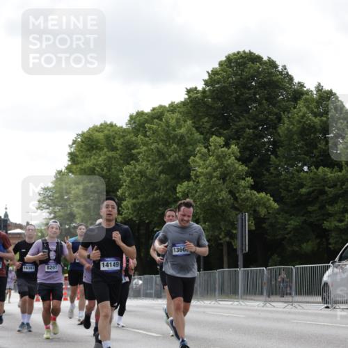 29.06.2025 - hella hamburg halbmarathon Jannik Wohlers http://msf.ph/oto/8146336 29.06.2025 10:10:52 Lombardsbrücke 1723, 2868, 3837, 5254, 7271, 8171, 8206, 8207, 8368, 8561, 9119, 10196, 10372, 11149, 11755, 12286, 12836, 13603, 14022, 14149, 15009, 15252, 15908, 16383, 17142, 17500, 17787, 18382, 19172, 19241 meine-sportfotos.de