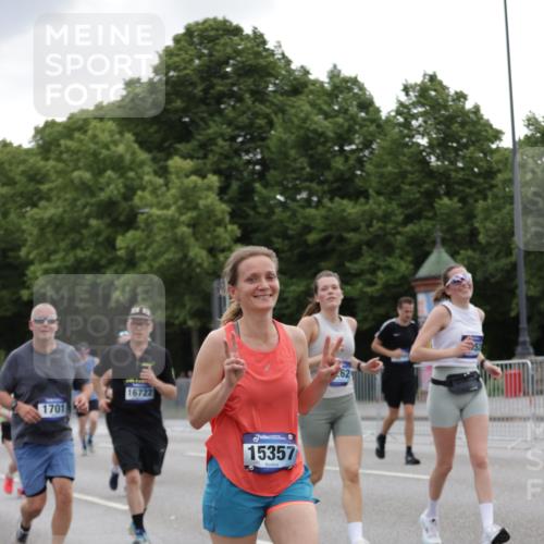 29.06.2025 - hella hamburg halbmarathon Jannik Wohlers http://msf.ph/oto/8146379 29.06.2025 10:47:41 Lombardsbrücke 1157, 1174, 1175, 1392, 1701, 2037, 2163, 2197, 2418, 2650, 2958, 3468, 3504, 3679, 3933, 4327, 4856, 5585, 5886, 5952, 7240, 7393, 7394, 7916, 8077, 8521, 8774, 9356, 9921, 10145, 10777, 10794, 11548, 11742, 11781, 12104, 12157, 12480, 13377, 13529, 13675, 13861, 14050, 15357, 15541, 15730, 15743, 16141, 16722, 17325, 17339, 17562, 17563, 17957, 18001, 18248, 18262, 18352, 18480, 19101 meine-sportfotos.de