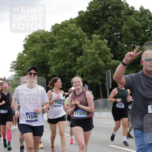 29.06.2025 - hella hamburg halbmarathon Jannik Wohlers http://msf.ph/oto/8146457 29.06.2025 10:47:43 Lombardsbrücke 1157, 1174, 1175, 1392, 1645, 1701, 2037, 2163, 2197, 2418, 2650, 2756, 2958, 3468, 3504, 3679, 3933, 4327, 4588, 5585, 5952, 7240, 7393, 7394, 7916, 8521, 8774, 9356, 9921, 10145, 10777, 10794, 11548, 11742, 11781, 12104, 12157, 12439, 12480, 12932, 13377, 13529, 13675, 13861, 14050, 15357, 15541, 15730, 15743, 16141, 16722, 16965, 17325, 17339, 17562, 17563, 17957, 18001, 18248, 18262, 18352, 18480, 19101 meine-sportfotos.de