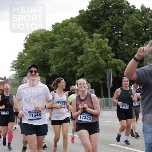29.06.2025 - hella hamburg halbmarathon Jannik Wohlers http://msf.ph/oto/8146468 29.06.2025 10:47:43 Lombardsbrücke 1157, 1174, 1175, 1392, 1645, 1701, 2037, 2163, 2197, 2418, 2650, 2756, 2958, 3468, 3504, 3679, 3933, 4327, 4588, 5585, 5952, 7240, 7393, 7394, 7916, 8521, 8774, 9356, 9921, 10145, 10777, 10794, 11548, 11742, 11781, 12104, 12157, 12439, 12480, 12932, 13377, 13529, 13675, 13861, 14050, 15357, 15541, 15730, 15743, 16141, 16722, 16965, 17325, 17339, 17562, 17563, 17957, 18001, 18248, 18262, 18352, 18480, 19101 meine-sportfotos.de