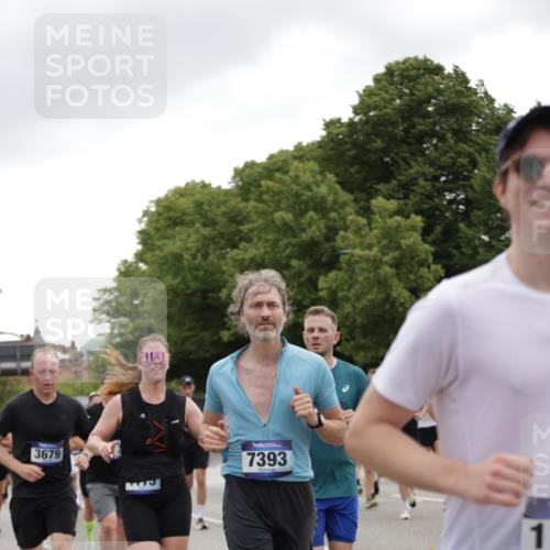 29.06.2025 - hella hamburg halbmarathon Jannik Wohlers http://msf.ph/oto/8146514 29.06.2025 10:47:45 Lombardsbrücke 1157, 1174, 1175, 1645, 1701, 2037, 2163, 2418, 2650, 2756, 2958, 3320, 3468, 3504, 3679, 3933, 4327, 4588, 5585, 5952, 7240, 7393, 7394, 7532, 7916, 8521, 9356, 9775, 9921, 10145, 10777, 10794, 11548, 11742, 11781, 12104, 12157, 12439, 12480, 12932, 13377, 13529, 13675, 13861, 14050, 15357, 15743, 16141, 16722, 16965, 17325, 17339, 17562, 17563, 17957, 18001, 18248, 18262, 18352, 18480, 19101 meine-sportfotos.de