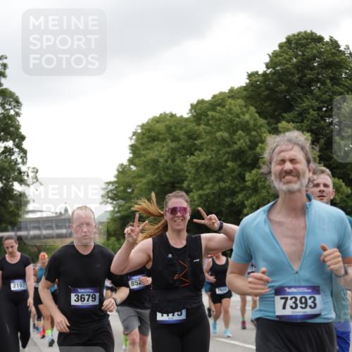 29.06.2025 - hella hamburg halbmarathon Jannik Wohlers http://msf.ph/oto/8146535 29.06.2025 10:47:46 Lombardsbrücke 1157, 1174, 1175, 1645, 1701, 2037, 2163, 2418, 2650, 2756, 2958, 3320, 3468, 3504, 3679, 3933, 4327, 4588, 5585, 5781, 5952, 6143, 7393, 7394, 7532, 7916, 8521, 9356, 9775, 9921, 10145, 10777, 10794, 11548, 11742, 11781, 12104, 12157, 12439, 12480, 12932, 13377, 13529, 13675, 13861, 14050, 15357, 15743, 16141, 16722, 16965, 17325, 17339, 17562, 17563, 17957, 18001, 18248, 18262, 18352, 18480, 19101 meine-sportfotos.de