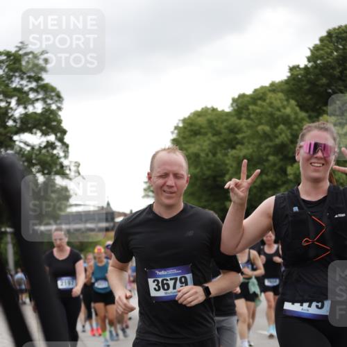 29.06.2025 - hella hamburg halbmarathon Jannik Wohlers http://msf.ph/oto/8146579 29.06.2025 10:47:47 Lombardsbrücke 1157, 1174, 1175, 1645, 1701, 2037, 2163, 2418, 2650, 2756, 2958, 3320, 3468, 3504, 3679, 3933, 4327, 4588, 5585, 5781, 5952, 6143, 7393, 7394, 7532, 7916, 8521, 9356, 9775, 9921, 10145, 10777, 10794, 11548, 11742, 11781, 12104, 12439, 12932, 13377, 13529, 13675, 13861, 14050, 15357, 15743, 16141, 16368, 16722, 16965, 17325, 17339, 17562, 17563, 17957, 18001, 18248, 18262, 18352, 18480, 19101 meine-sportfotos.de