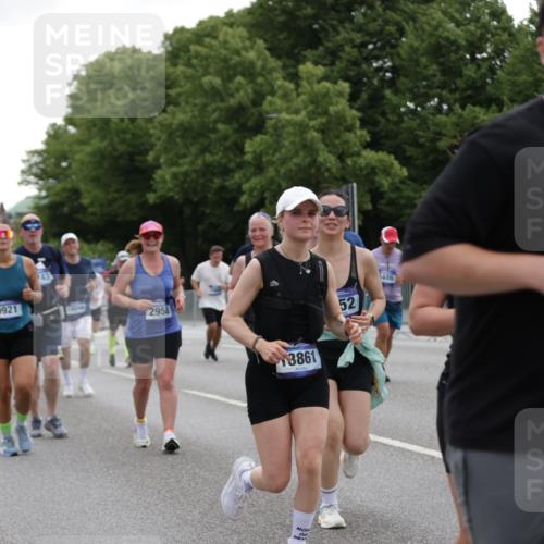 29.06.2025 - hella hamburg halbmarathon Jannik Wohlers http://msf.ph/oto/8146592 29.06.2025 10:47:49 Lombardsbrücke 1157, 1174, 1175, 1645, 1701, 2037, 2163, 2418, 2650, 2756, 2958, 3320, 3468, 3504, 3679, 3933, 4327, 4588, 5585, 5781, 5952, 6143, 7393, 7394, 7532, 8521, 8948, 9775, 9921, 10145, 10777, 10794, 11548, 11742, 11781, 12104, 12192, 12439, 12932, 13377, 13529, 13675, 13861, 14050, 15357, 15743, 16141, 16368, 16722, 16965, 17325, 17339, 17957, 18001, 18248, 18262, 18352, 18480, 19101 meine-sportfotos.de