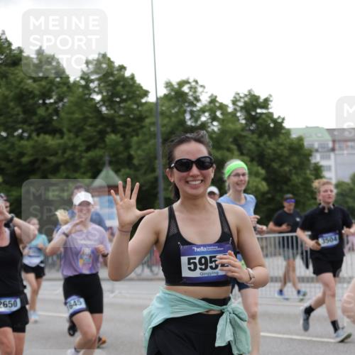 29.06.2025 - hella hamburg halbmarathon Jannik Wohlers http://msf.ph/oto/8146631 29.06.2025 10:47:50 Lombardsbrücke 1157, 1174, 1175, 1645, 1701, 2037, 2195, 2418, 2475, 2650, 2756, 2909, 2958, 3320, 3468, 3504, 3679, 3933, 4327, 4588, 5585, 5781, 5952, 6143, 7393, 7394, 7532, 8521, 8948, 9775, 9921, 10145, 10794, 11548, 11742, 11781, 12022, 12104, 12192, 12439, 12932, 13377, 13529, 13559, 13675, 13861, 14050, 15743, 16141, 16368, 16722, 16965, 17325, 17339, 17957, 18001, 18248, 18262, 18352, 18480, 19101 meine-sportfotos.de