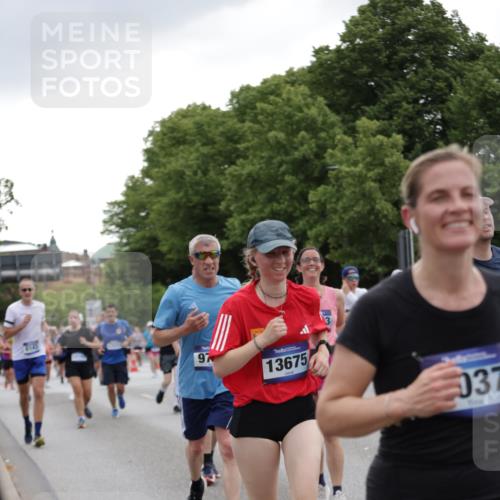 29.06.2025 - hella hamburg halbmarathon Jannik Wohlers http://msf.ph/oto/8146739 29.06.2025 10:47:54 Lombardsbrücke 1157, 1174, 1175, 1645, 2037, 2195, 2418, 2475, 2627, 2650, 2756, 2909, 2958, 3320, 3504, 3661, 3679, 3933, 4588, 5585, 5781, 5952, 6143, 7532, 8461, 8521, 8948, 9775, 9921, 10145, 11742, 11781, 12022, 12104, 12152, 12192, 12439, 12452, 12932, 13377, 13529, 13559, 13675, 13861, 14050, 15593, 15743, 16141, 16368, 16669, 16693, 16935, 16965, 17930, 18248, 18480 meine-sportfotos.de