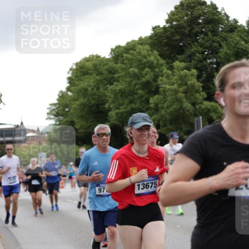29.06.2025 - hella hamburg halbmarathon Jannik Wohlers http://msf.ph/oto/8146749 29.06.2025 10:47:54 Lombardsbrücke 1157, 1174, 1175, 1645, 2037, 2195, 2418, 2475, 2627, 2650, 2756, 2909, 2958, 3320, 3504, 3661, 3679, 3933, 4588, 5585, 5781, 5952, 6143, 7532, 8461, 8521, 8948, 9775, 9921, 10145, 11742, 11781, 12022, 12104, 12152, 12192, 12439, 12452, 12932, 13377, 13529, 13559, 13675, 13861, 14050, 15593, 15743, 16141, 16368, 16669, 16693, 16935, 16965, 17930, 18248, 18480 meine-sportfotos.de