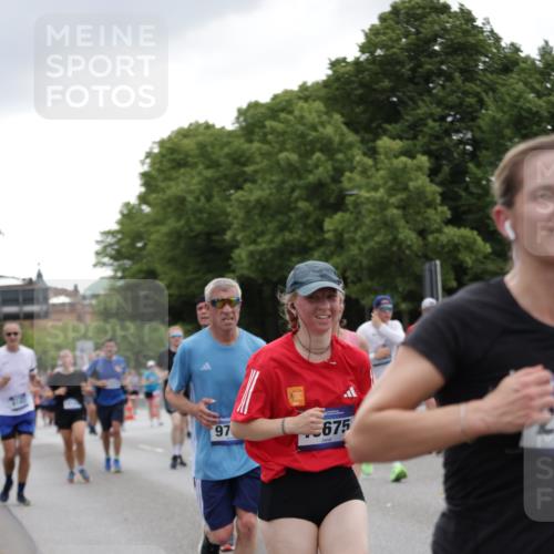 29.06.2025 - hella hamburg halbmarathon Jannik Wohlers http://msf.ph/oto/8146754 29.06.2025 10:47:54 Lombardsbrücke 1157, 1174, 1175, 1645, 2037, 2195, 2418, 2475, 2627, 2650, 2756, 2909, 2958, 3320, 3504, 3661, 3679, 3933, 4588, 5585, 5781, 5952, 6143, 7532, 8461, 8521, 8948, 9775, 9921, 10145, 11742, 11781, 12022, 12104, 12152, 12192, 12439, 12452, 12932, 13377, 13529, 13559, 13675, 13861, 14050, 15593, 15743, 16141, 16368, 16669, 16693, 16935, 16965, 17930, 18248, 18480 meine-sportfotos.de