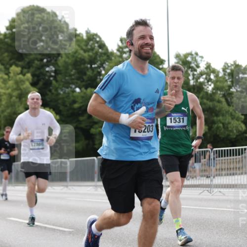 29.06.2025 - hella hamburg halbmarathon Jannik Wohlers http://msf.ph/oto/8146758 29.06.2025 10:11:14 Lombardsbrücke 1328, 1531, 1866, 1992, 3363, 4227, 5605, 7571, 8115, 8807, 8810, 9428, 10428, 11321, 11507, 12473, 13177, 13203, 13939, 14008, 15797, 15945, 17080, 17638, 17866, 18278 meine-sportfotos.de