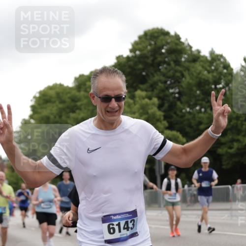 29.06.2025 - hella hamburg halbmarathon Jannik Wohlers http://msf.ph/oto/8146802 29.06.2025 10:48:00 Lombardsbrücke 1645, 2037, 2195, 2418, 2475, 2627, 2756, 2909, 3224, 3320, 3504, 3661, 3933, 4588, 5585, 5781, 6143, 7532, 8461, 8948, 9775, 9921, 10059, 10145, 12022, 12104, 12152, 12192, 12439, 12452, 12932, 13377, 13529, 13559, 13675, 13861, 13914, 15489, 15593, 15715, 15743, 16141, 16368, 16669, 16693, 16935, 16965, 17631, 17930, 18248, 18967 meine-sportfotos.de