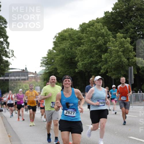 29.06.2025 - hella hamburg halbmarathon Jannik Wohlers http://msf.ph/oto/8146816 29.06.2025 10:48:01 Lombardsbrücke 1645, 2037, 2195, 2475, 2627, 2756, 2909, 3224, 3320, 3504, 3661, 3933, 4588, 5585, 5781, 6143, 7532, 8461, 8948, 9775, 9787, 10059, 10145, 12022, 12104, 12152, 12192, 12439, 12452, 12932, 13559, 13675, 13814, 13861, 13914, 15489, 15593, 15715, 15743, 16368, 16669, 16693, 16935, 16965, 17631, 17930, 18248, 18967 meine-sportfotos.de