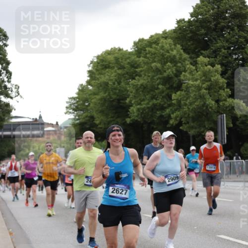 29.06.2025 - hella hamburg halbmarathon Jannik Wohlers http://msf.ph/oto/8146820 29.06.2025 10:48:02 Lombardsbrücke 1142, 1645, 2195, 2475, 2627, 2756, 2909, 3224, 3320, 3504, 3661, 4588, 5585, 5781, 6143, 7532, 8461, 8948, 9775, 9787, 10059, 10145, 12022, 12152, 12192, 12439, 12452, 12932, 13559, 13675, 13814, 13914, 15489, 15593, 15715, 16368, 16498, 16499, 16669, 16693, 16935, 16965, 17631, 17930, 18248, 18967 meine-sportfotos.de