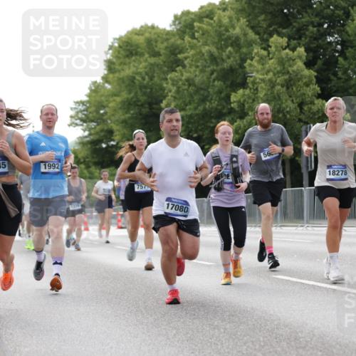 29.06.2025 - hella hamburg halbmarathon Jannik Wohlers http://msf.ph/oto/8146840 29.06.2025 10:11:16 Lombardsbrücke 1328, 1531, 1866, 1992, 3363, 4227, 5605, 7571, 8115, 8807, 8810, 9428, 10428, 11321, 11507, 12473, 13177, 13203, 13939, 14008, 14384, 15945, 17080, 17638, 17866, 18278 meine-sportfotos.de