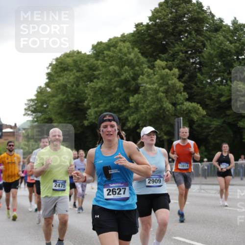 29.06.2025 - hella hamburg halbmarathon Jannik Wohlers http://msf.ph/oto/8146878 29.06.2025 10:48:02 Lombardsbrücke 1142, 1645, 2195, 2475, 2627, 2756, 2909, 3224, 3320, 3504, 3661, 4588, 5585, 5781, 6143, 7532, 8461, 8948, 9775, 9787, 10059, 10145, 12022, 12152, 12192, 12439, 12452, 12932, 13559, 13675, 13814, 13914, 15489, 15593, 15715, 16368, 16498, 16499, 16669, 16693, 16935, 16965, 17631, 17930, 18248, 18967 meine-sportfotos.de