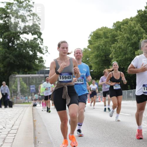 29.06.2025 - hella hamburg halbmarathon Jannik Wohlers http://msf.ph/oto/8146893 29.06.2025 10:11:17 Lombardsbrücke 1328, 1531, 1866, 1992, 3363, 4227, 5379, 5605, 7571, 8115, 8807, 8810, 9428, 10428, 11321, 11507, 12473, 13177, 13203, 13939, 14008, 14384, 15945, 17080, 17638, 17774, 17866, 18278 meine-sportfotos.de