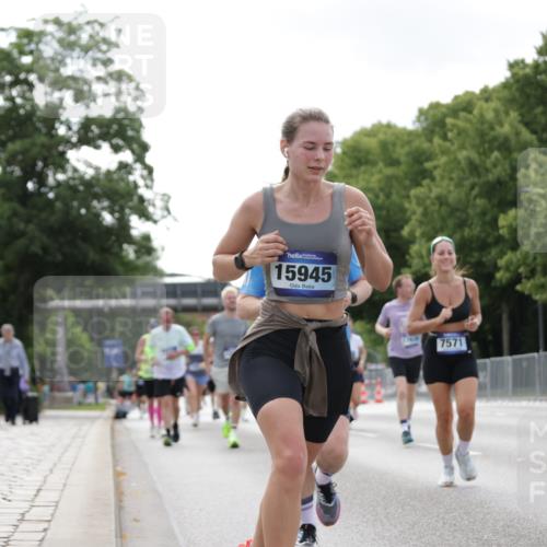 29.06.2025 - hella hamburg halbmarathon Jannik Wohlers http://msf.ph/oto/8146926 29.06.2025 10:11:18 Lombardsbrücke 1328, 1531, 1866, 1992, 3363, 4227, 5379, 5605, 7571, 8115, 8807, 8810, 9428, 10428, 11321, 11507, 12473, 13177, 13203, 13939, 14008, 14384, 15945, 17080, 17638, 17774, 17866, 18278 meine-sportfotos.de