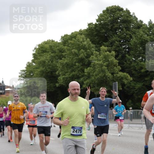 29.06.2025 - hella hamburg halbmarathon Jannik Wohlers http://msf.ph/oto/8146940 29.06.2025 10:48:03 Lombardsbrücke 1142, 1645, 2195, 2475, 2627, 2756, 2909, 3224, 3320, 3661, 4588, 5781, 6143, 7532, 8461, 8760, 8948, 9775, 9787, 10059, 12022, 12152, 12192, 12439, 12452, 12932, 13559, 13814, 13914, 15489, 15593, 15715, 16368, 16498, 16499, 16669, 16693, 16935, 16965, 17631, 17930, 18909, 18967 meine-sportfotos.de