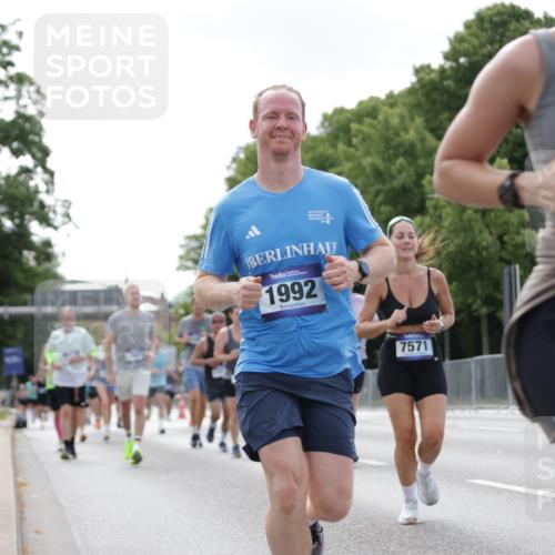 29.06.2025 - hella hamburg halbmarathon Jannik Wohlers http://msf.ph/oto/8146945 29.06.2025 10:11:18 Lombardsbrücke 1328, 1531, 1866, 1992, 3363, 4227, 5379, 5605, 7571, 8115, 8807, 8810, 9428, 10428, 11321, 11507, 12473, 13177, 13203, 13939, 14008, 14384, 15945, 17080, 17638, 17774, 17866, 18278 meine-sportfotos.de