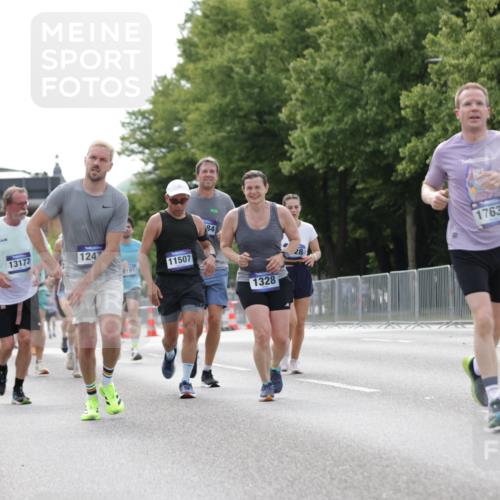 29.06.2025 - hella hamburg halbmarathon Jannik Wohlers http://msf.ph/oto/8146971 29.06.2025 10:11:20 Lombardsbrücke 1328, 1531, 1866, 1992, 3363, 4227, 5379, 5605, 7571, 8115, 8807, 8810, 9191, 9428, 10042, 10428, 11321, 11507, 12473, 13177, 13203, 13939, 13958, 14008, 14384, 15945, 17080, 17638, 17774, 17866, 18278 meine-sportfotos.de