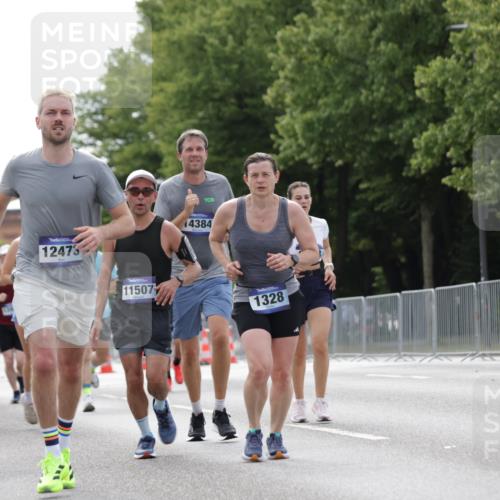 29.06.2025 - hella hamburg halbmarathon Jannik Wohlers http://msf.ph/oto/8147014 29.06.2025 10:11:20 Lombardsbrücke 1328, 1531, 1866, 1992, 3363, 4227, 5379, 5605, 7571, 8115, 8807, 8810, 9191, 9428, 10042, 10428, 11321, 11507, 12473, 13177, 13203, 13939, 13958, 14008, 14384, 15945, 17080, 17638, 17774, 17866, 18278 meine-sportfotos.de