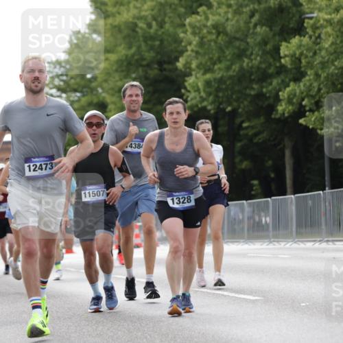 29.06.2025 - hella hamburg halbmarathon Jannik Wohlers http://msf.ph/oto/8147021 29.06.2025 10:11:20 Lombardsbrücke 1328, 1531, 1866, 1992, 3363, 4227, 5379, 5605, 7571, 8115, 8807, 8810, 9191, 9428, 10042, 10428, 11321, 11507, 12473, 13177, 13203, 13939, 13958, 14008, 14384, 15945, 17080, 17638, 17774, 17866, 18278 meine-sportfotos.de