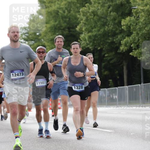 29.06.2025 - hella hamburg halbmarathon Jannik Wohlers http://msf.ph/oto/8147027 29.06.2025 10:11:20 Lombardsbrücke 1328, 1531, 1866, 1992, 3363, 4227, 5379, 5605, 7571, 8115, 8807, 8810, 9191, 9428, 10042, 10428, 11321, 11507, 12473, 13177, 13203, 13939, 13958, 14008, 14384, 15945, 17080, 17638, 17774, 17866, 18278 meine-sportfotos.de
