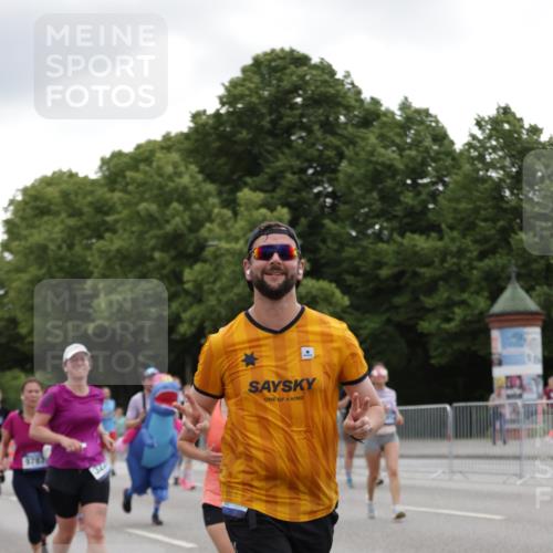 29.06.2025 - hella hamburg halbmarathon Jannik Wohlers http://msf.ph/oto/8147033 29.06.2025 10:48:07 Lombardsbrücke 1142, 1167, 1584, 2195, 2475, 2627, 2716, 2909, 3224, 3661, 5781, 6143, 7947, 7948, 8461, 8719, 8760, 8948, 9787, 10059, 10204, 12022, 12152, 12192, 12452, 13559, 13814, 13914, 15489, 15593, 15715, 16368, 16498, 16499, 16669, 16693, 16701, 16935, 17631, 17930, 18282, 18496, 18909, 18967, 19024, 19083, 19135 meine-sportfotos.de