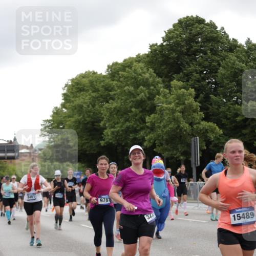 29.06.2025 - hella hamburg halbmarathon Jannik Wohlers http://msf.ph/oto/8147049 29.06.2025 10:48:08 Lombardsbrücke 1142, 1167, 1584, 2195, 2475, 2627, 2716, 2909, 3224, 3661, 7947, 7948, 8461, 8719, 8760, 8948, 9787, 10059, 10204, 12022, 12152, 12192, 12452, 13559, 13814, 13845, 13914, 15489, 15593, 15715, 16368, 16498, 16499, 16669, 16693, 16701, 16935, 17631, 17930, 18282, 18496, 18909, 18967, 19024, 19083, 19135 meine-sportfotos.de