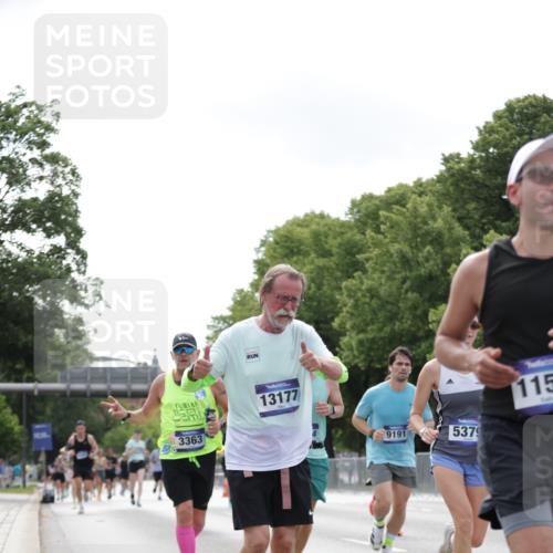 29.06.2025 - hella hamburg halbmarathon Jannik Wohlers http://msf.ph/oto/8147117 29.06.2025 10:11:23 Lombardsbrücke 1328, 1531, 1992, 3363, 4227, 5379, 5605, 7571, 8807, 8810, 9191, 9428, 10042, 10428, 11507, 11917, 12473, 13177, 13203, 13958, 14384, 15945, 17080, 17638, 17774, 17866, 18261, 18278 meine-sportfotos.de