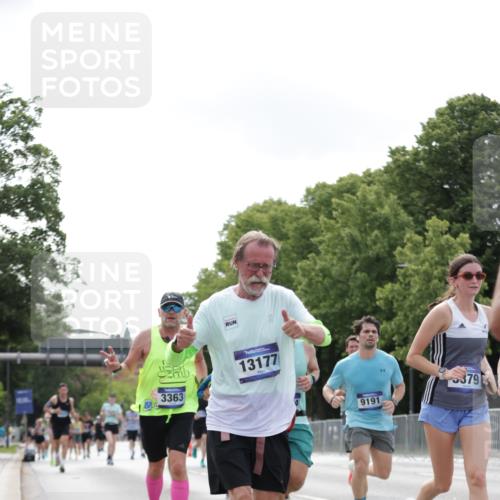 29.06.2025 - hella hamburg halbmarathon Jannik Wohlers http://msf.ph/oto/8147142 29.06.2025 10:11:24 Lombardsbrücke 1328, 1531, 1992, 3363, 4227, 5379, 5605, 7571, 9191, 9428, 10042, 10409, 10428, 11507, 11917, 12473, 13177, 13203, 13542, 13958, 14384, 15945, 17080, 17638, 17774, 17866, 18261, 18278, 18395 meine-sportfotos.de