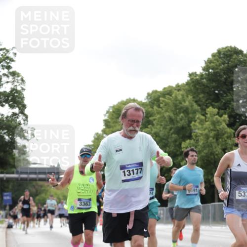 29.06.2025 - hella hamburg halbmarathon Jannik Wohlers http://msf.ph/oto/8147157 29.06.2025 10:11:24 Lombardsbrücke 1328, 1531, 1992, 3363, 4227, 5379, 5605, 7571, 9191, 9428, 10042, 10409, 10428, 11507, 11917, 12473, 13177, 13203, 13542, 13958, 14384, 15945, 17080, 17638, 17774, 17866, 18261, 18278, 18395 meine-sportfotos.de