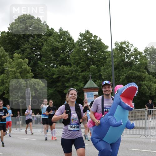 29.06.2025 - hella hamburg halbmarathon Jannik Wohlers http://msf.ph/oto/8147160 29.06.2025 10:48:11 Lombardsbrücke 1142, 1167, 1584, 2195, 2437, 2438, 2475, 2627, 2716, 2909, 3224, 3661, 5010, 7203, 7947, 7948, 8461, 8719, 8760, 9787, 10059, 10204, 10366, 10654, 11776, 12022, 12152, 12452, 13559, 13814, 13845, 13914, 15489, 15593, 15715, 15833, 16498, 16499, 16669, 16693, 16701, 16935, 16974, 17631, 17930, 18282, 18496, 18909, 18967, 19024, 19083, 19135 meine-sportfotos.de