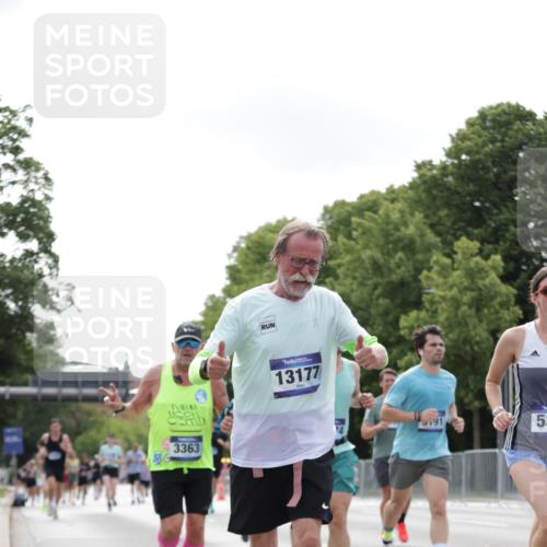 29.06.2025 - hella hamburg halbmarathon Jannik Wohlers http://msf.ph/oto/8147162 29.06.2025 10:11:24 Lombardsbrücke 1328, 1531, 1992, 3363, 4227, 5379, 5605, 7571, 9191, 9428, 10042, 10409, 10428, 11507, 11917, 12473, 13177, 13203, 13542, 13958, 14384, 15945, 17080, 17638, 17774, 17866, 18261, 18278, 18395 meine-sportfotos.de