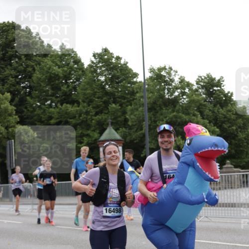 29.06.2025 - hella hamburg halbmarathon Jannik Wohlers http://msf.ph/oto/8147181 29.06.2025 10:48:11 Lombardsbrücke 1142, 1167, 1584, 2195, 2437, 2438, 2475, 2627, 2716, 2909, 3224, 3661, 5010, 7203, 7947, 7948, 8461, 8719, 8760, 9787, 10059, 10204, 10366, 10654, 11776, 12022, 12152, 12452, 13559, 13814, 13845, 13914, 15489, 15593, 15715, 15833, 16498, 16499, 16669, 16693, 16701, 16935, 16974, 17631, 17930, 18282, 18496, 18909, 18967, 19024, 19083, 19135 meine-sportfotos.de