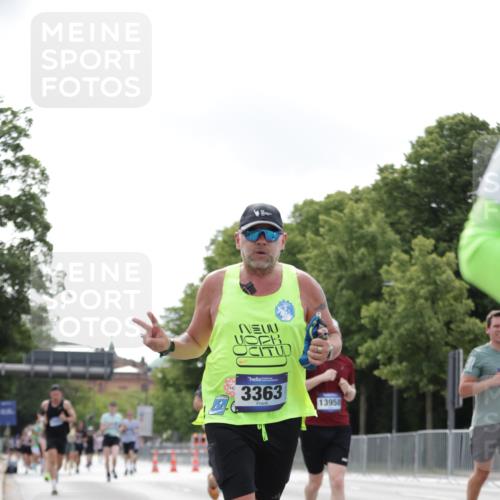 29.06.2025 - hella hamburg halbmarathon Jannik Wohlers http://msf.ph/oto/8147220 29.06.2025 10:11:26 Lombardsbrücke 1328, 1531, 1992, 3363, 4227, 5379, 5605, 7571, 9191, 9428, 10042, 10409, 10428, 11507, 11537, 11917, 12473, 13177, 13203, 13542, 13958, 14384, 15945, 17080, 17638, 17774, 17866, 18261, 18278, 18395 meine-sportfotos.de